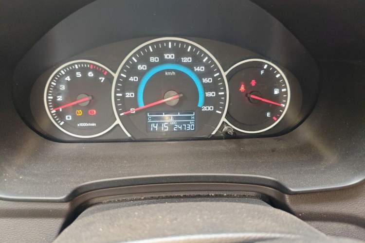 Used Wuling Hongguang V 2022 1.5L Enjoy Edition Hydraulic Power Steering LAR Odometer Close Up