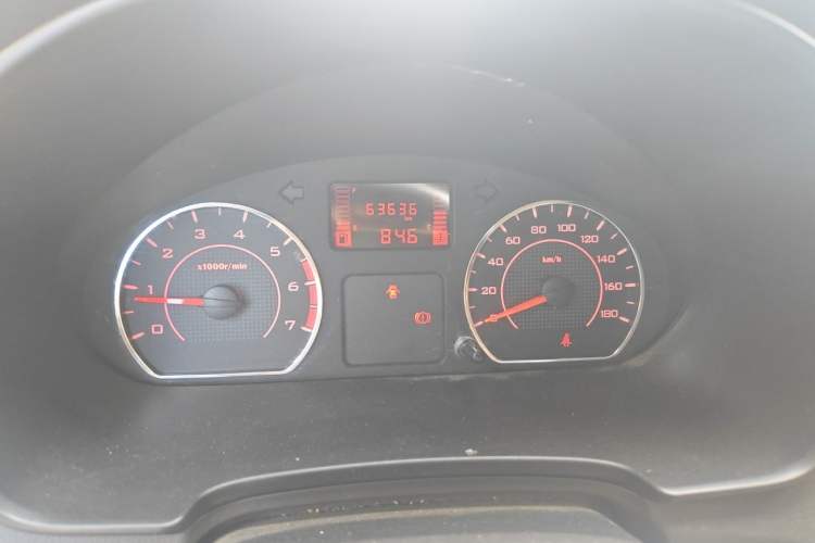 Used Wuling Hongguang V 2022 1.5L Jingqu Version Hydraulic Power Steering LAR Odometer Close Up