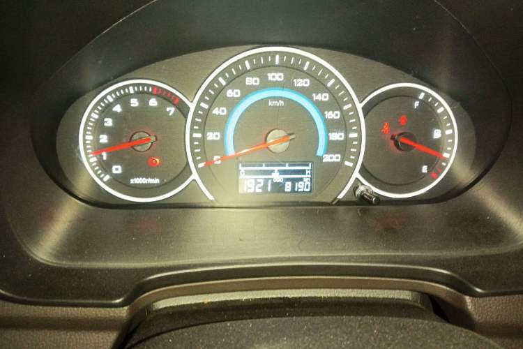 Used Wuling Hongguang V 2022 1.5L Enjoy Edition Electric-Powered LAR Odometer Close Up