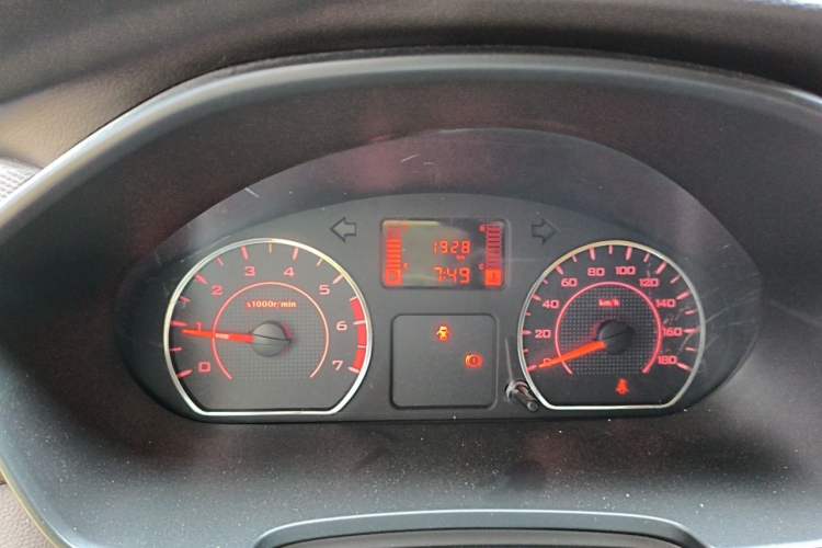 Used Wuling Hongguang V 2022 1.5L Jingqu Edition Electric-Assist LAR Odometer Close Up