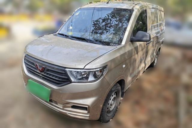 Used Wuling Hongguang V 2022 1.5L Jingqu Edition Enclosed-Window Vehicle with Hydraulic Power Steering LAR