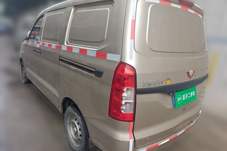 Used Wuling Hongguang V 2022 1.5L Jingqu Edition Enclosed-Window Vehicle with Hydraulic Power Steering LAR Rear Left 45 Deg