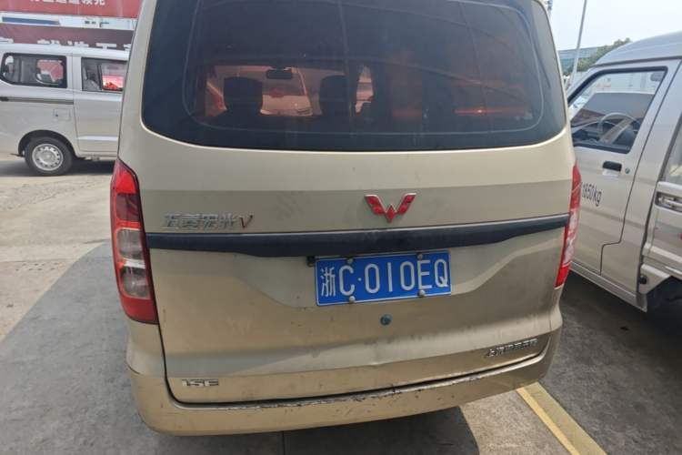 Used Wuling Hongguang V 2022 1.5L Jingqu Version Hydraulic Power Steering LAR Rear