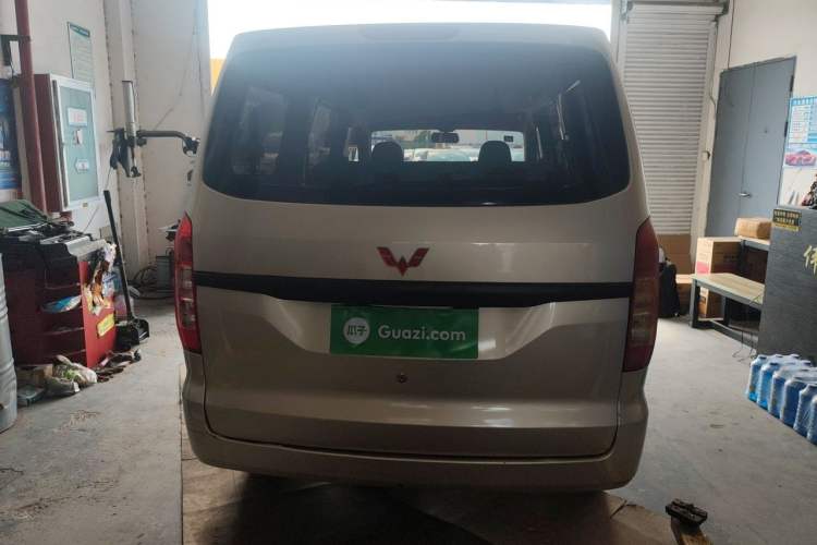 Used Wuling Hongguang V 2022 1.5L Jingqu Edition Electric-Assist LAR Rear