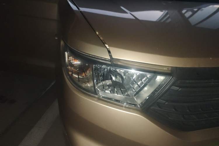 Used Wuling Hongguang V 2022 1.5L Jingqu Version Hydraulic Power Steering LAR Right Front Headlight