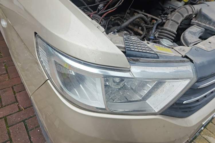 Used Wuling Hongguang V 2022 1.5L Enjoy Edition Hydraulic Power Steering LAR Right Front Headlight