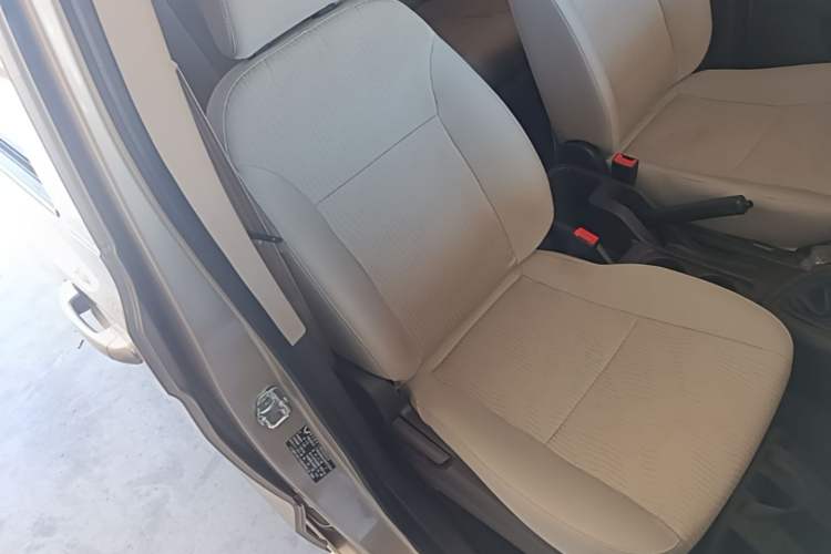 Used Wuling Hongguang V 2022 1.5L Enjoy Edition Hydraulic Power Steering LAR Right Front Seat