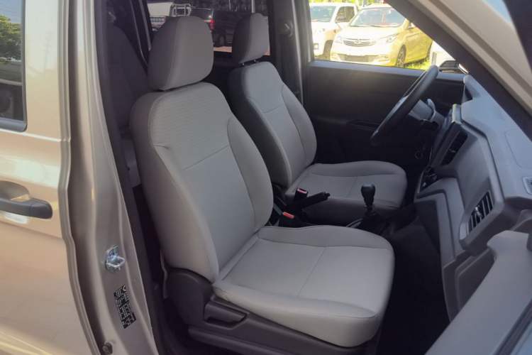 Used Wuling Hongguang V 2022 1.5L Jingqu Edition Electric-Assist LAR Right Front Seat