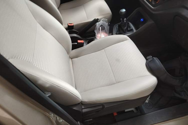 Used Wuling Hongguang V 2022 1.5L Jingqu Edition Electric-Assist LAR Right Front Seat