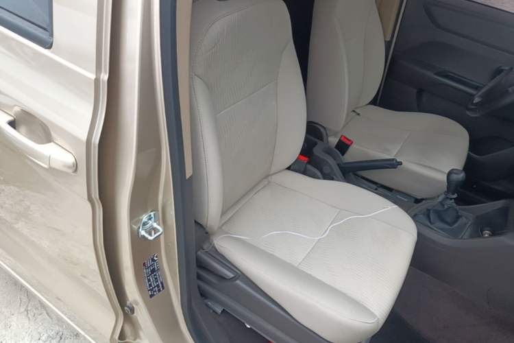 Used Wuling Hongguang V 2022 1.5L Enjoy Edition Electric-Powered LAR Right Front Seat