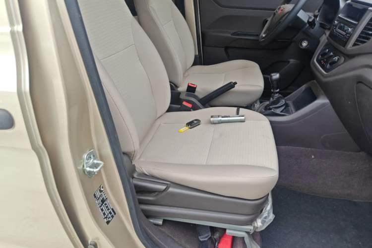 Used Wuling Hongguang V 2022 1.5L Jingqu Edition Electric-Assist LAR Right Front Seat