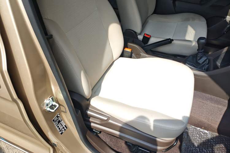 Used Wuling Hongguang V 2022 1.5L Jingqu Edition Electric-Assist LAR Right Front Seat