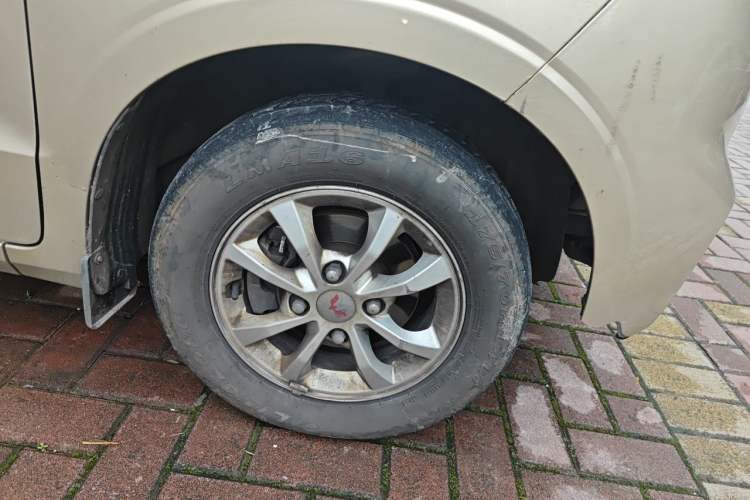 Used Wuling Hongguang V 2022 1.5L Enjoy Edition Hydraulic Power Steering LAR Right Front Wheel Hub