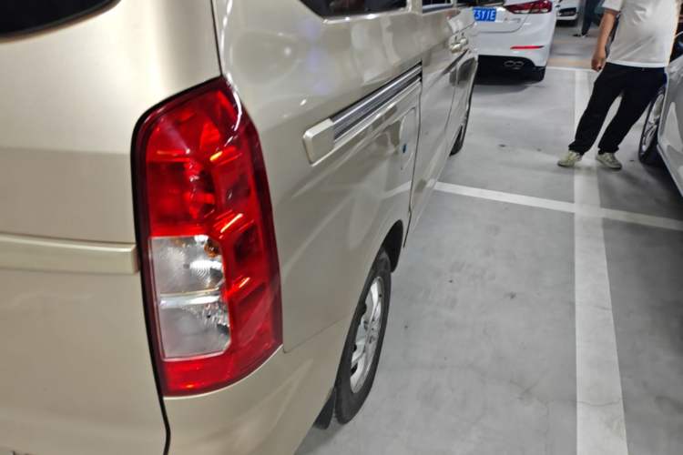 Used Wuling Hongguang V 2022 1.5L Enjoy Edition Electric-Powered LAR Right Rear Taillight