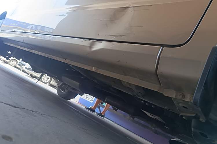 Used Wuling Hongguang V 2022 1.5L Enjoy Edition Hydraulic Power Steering LAR Right Side Sill