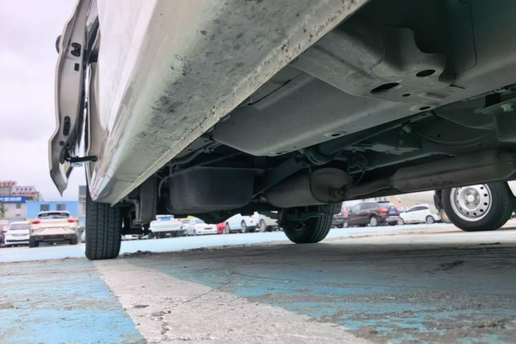 Used Wuling Hongguang V 2022 1.5L Jingqu Edition Electric-Assist LAR Right Side Sill