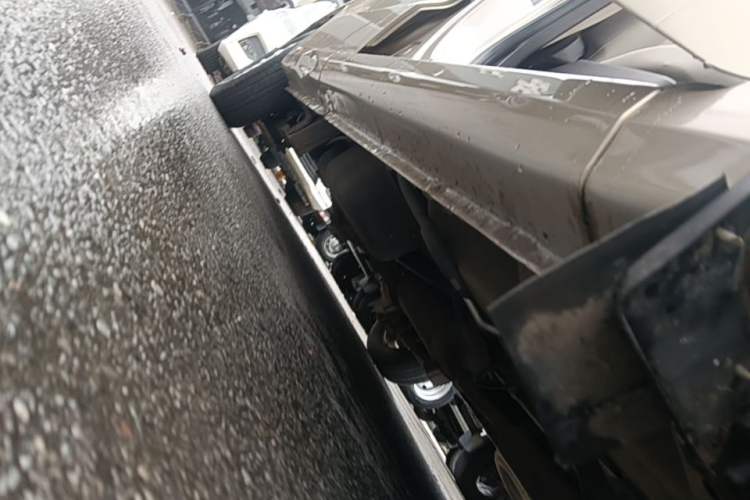 Used Wuling Hongguang V 2022 1.5L Enjoy Edition Hydraulic Power Steering LAR Right Side Sill