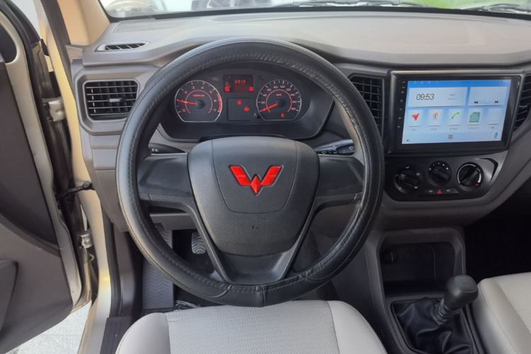 Used Wuling Hongguang V 2022 1.5L Jingqu Edition Electric-Assist LAR Steering Wheel