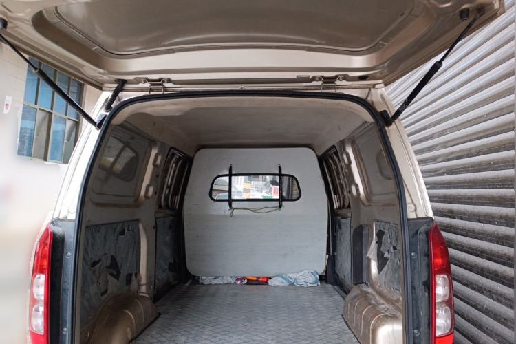 Used Wuling Hongguang V 2022 1.5L Jingqu Edition Enclosed-Window Vehicle with Hydraulic Power Steering LAR Trunk