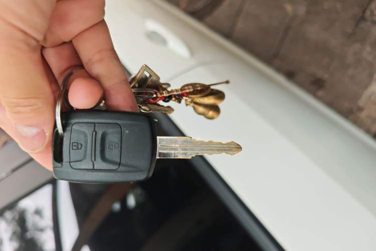 Used Wuling Hongguang V 2022 1.5L Jingqu Version Hydraulic Power Steering LAR Vehicle Key