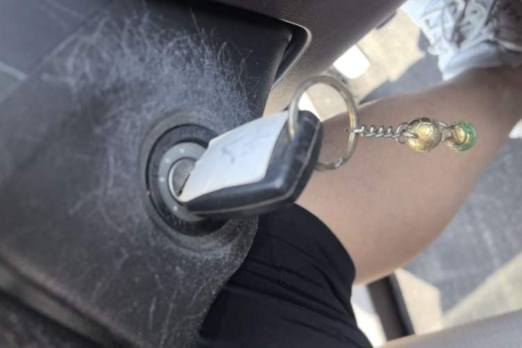 Used Wuling Hongguang V 2022 1.5L Jingqu Edition Electric-Assist LAR Vehicle Key