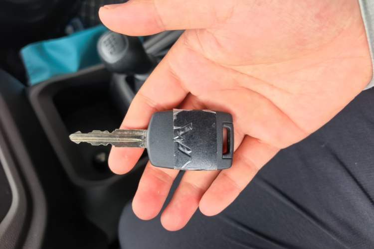 Used Wuling Hongguang V 2022 1.5L Jingqu Edition Electric-Assist LAR Vehicle Key