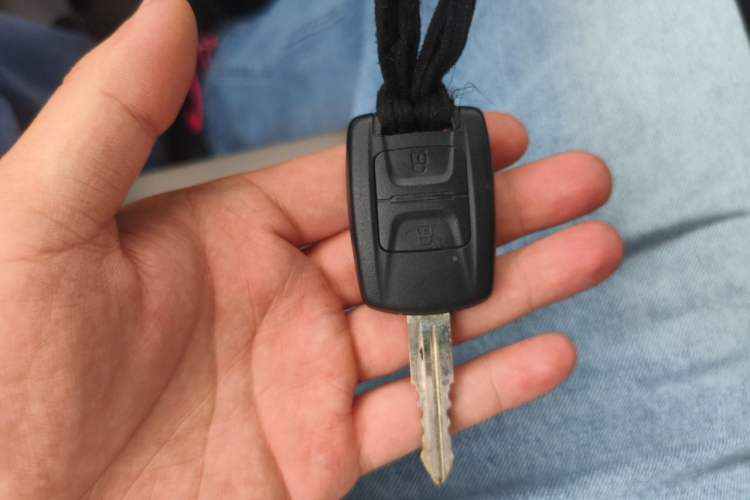 Used Wuling Hongguang V 2022 1.5L Jingqu Edition Electric-Assist LAR Vehicle Key