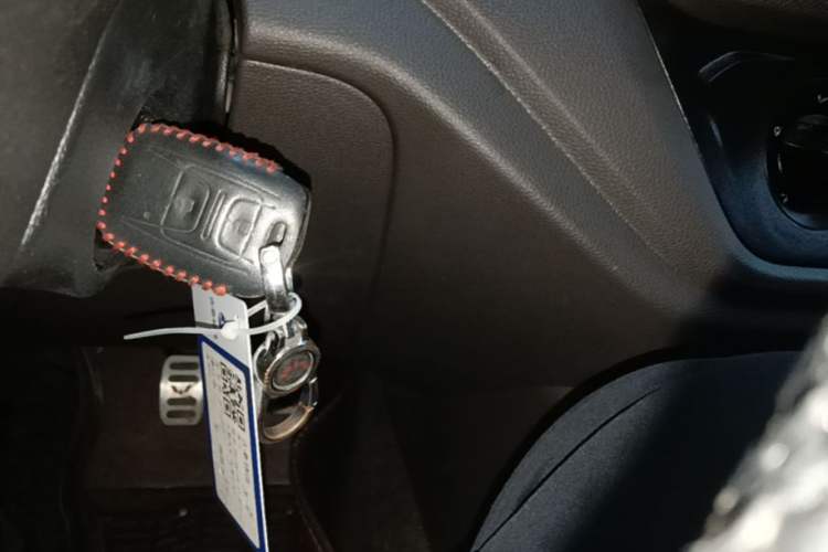 Used Wuling Hongguang V 2022 1.5L Enjoy Edition Electric-Powered LAR Vehicle Key