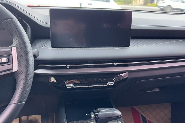 Used Wuling Jiachen 2022 1.5T CVT Deluxe Flagship Edition Audio And AC Panel