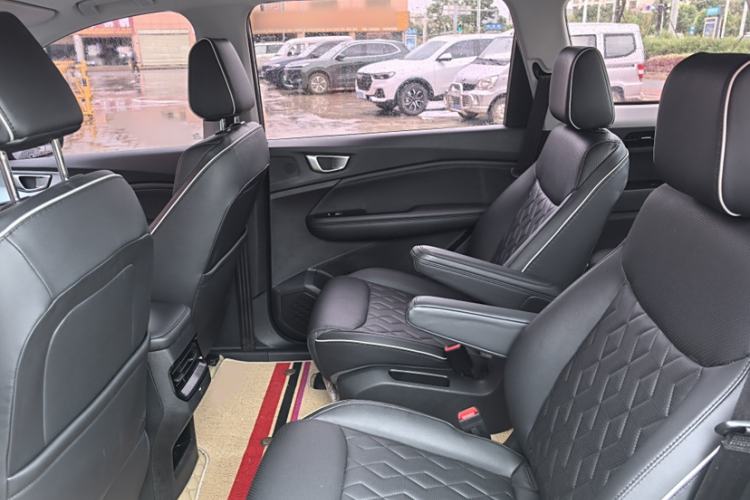 Used Wuling Jiachen 2022 1.5T CVT Deluxe Flagship Edition Interior 3