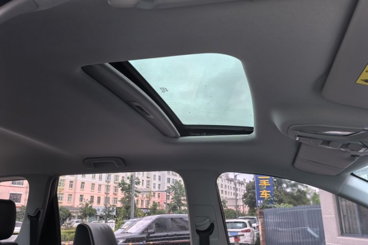 Used Wuling Jiachen 2022 1.5T CVT Deluxe Flagship Edition Interior 4