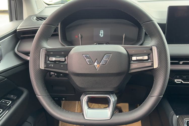 Used Wuling Jiachen 2022 1.5T CVT Deluxe Flagship Edition Steering Wheel