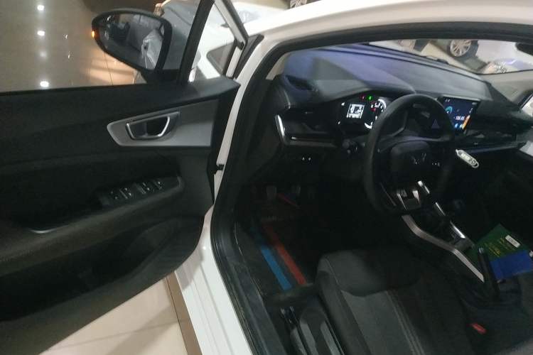 Used Wuling Jiachen 2022 1.5L Manual Enjoyment Elite Model Driver Seat