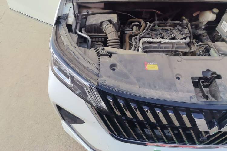 Used Wuling Jiachen 2022 1.5T Manual Comfort & Dynamic Version Engine Bay Right