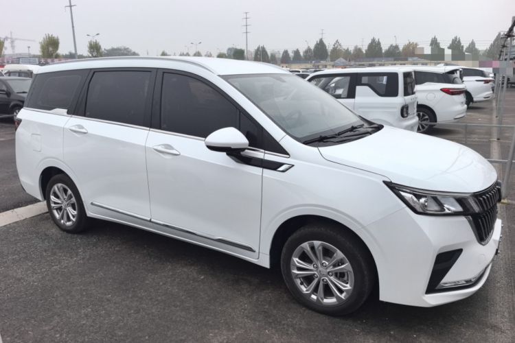 Used Wuling Jiachen 2022 1.5L Manual Comfort Edition Exterior 2
