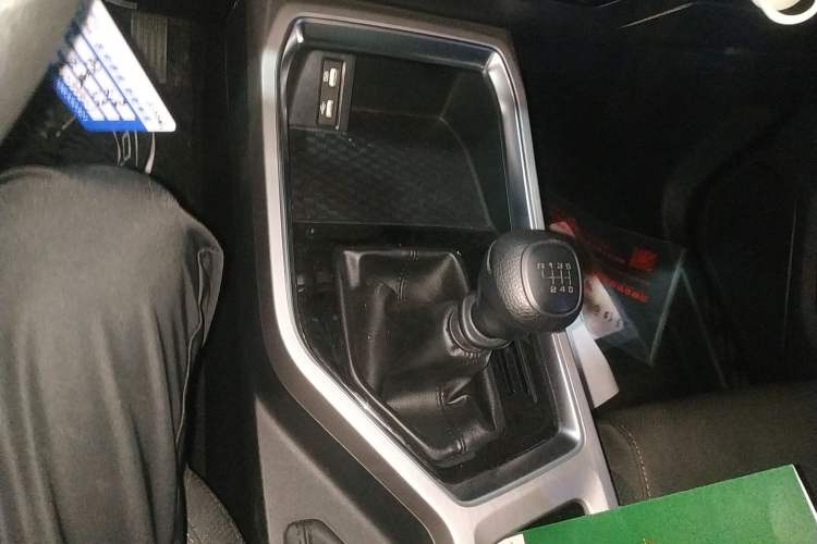 Used Wuling Jiachen 2022 1.5L Manual Enjoyment Elite Model Gear Lever