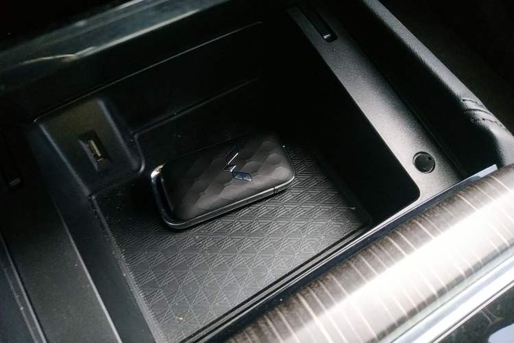 Used Wuling Jiachen 2022 1.5T CVT Deluxe Flagship Edition Interior 1