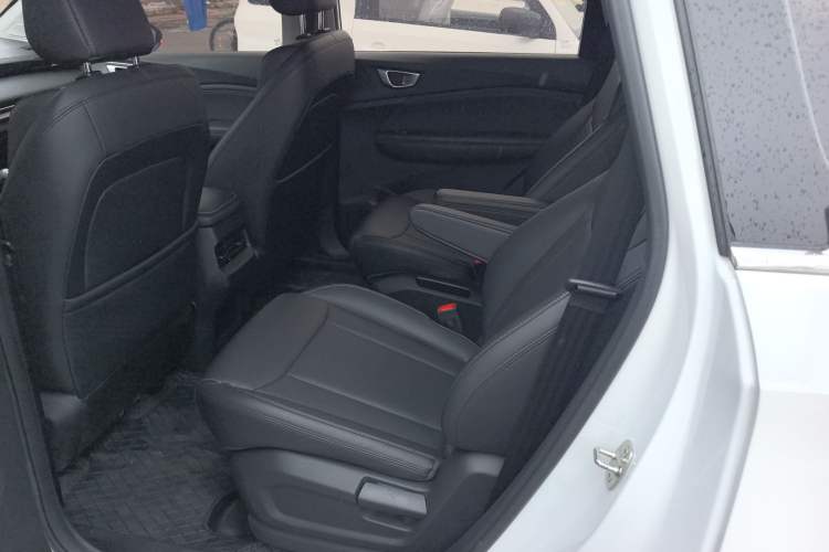 Used Wuling Jiachen 2022 1.5L Manual Comfort Edition Interior 1