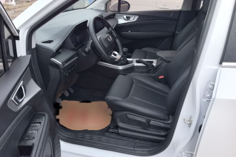 Used Wuling Jiachen 2022 1.5L Manual Comfort Edition Interior 2