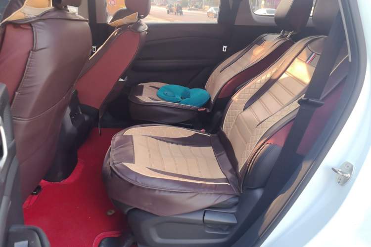 Used Wuling Jiachen 2022 1.5T Manual Comfort & Dynamic Version Left Rear Seat