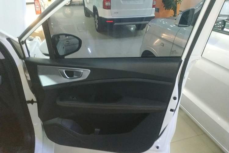 Used Wuling Jiachen 2022 1.5L Manual Enjoyment Elite Model Right Front Door Interior