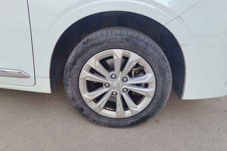 Used Wuling Jiachen 2022 1.5T Manual Comfort & Dynamic Version Right Front Wheel Hub