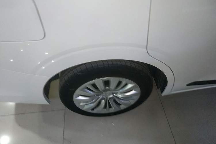 Used Wuling Jiachen 2022 1.5L Manual Enjoyment Elite Model Right Rear Wheel Hub