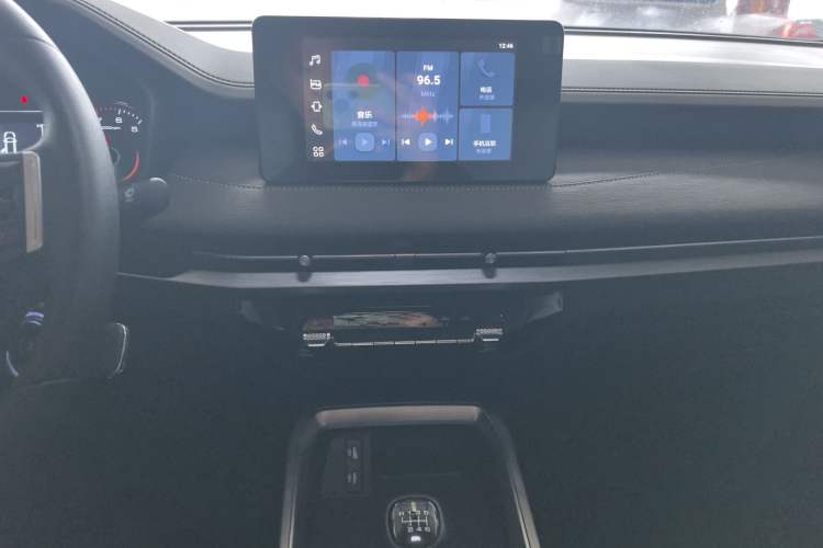 Used Wuling Jiachen 2022 1.5L Manual Comfort Edition Audio And AC Panel