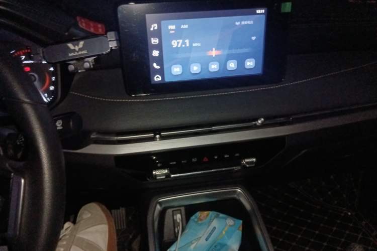 Used Wuling Jiachen 2022 1.5T Manual Comfort & Dynamic Version Audio And AC Panel