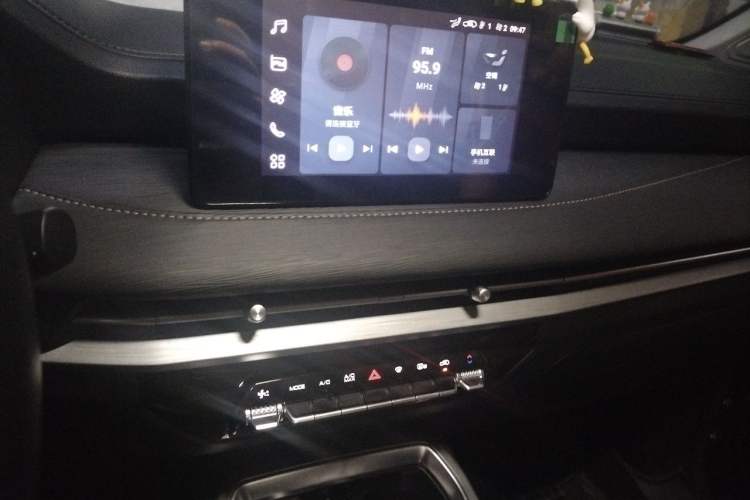 Used Wuling Jiachen 2022 1.5L Manual Comfort Edition Audio And AC Panel