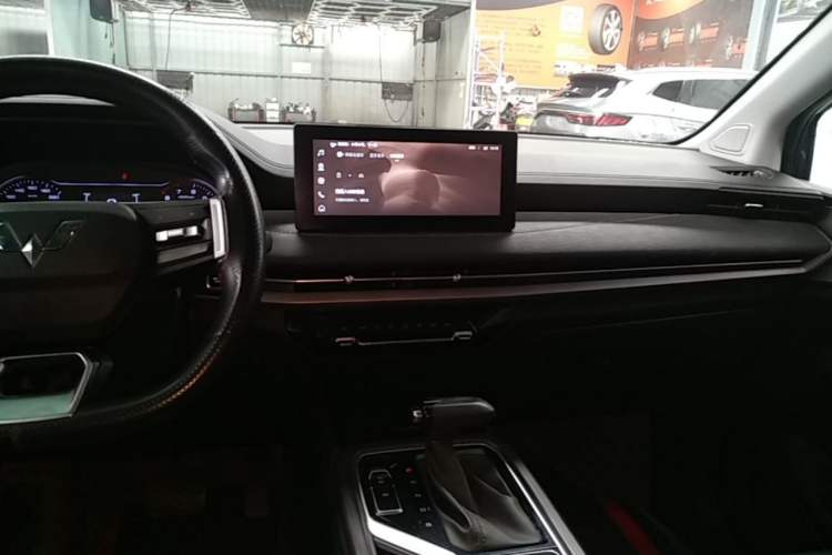 Used Wuling Jiachen 2022 1.5T CVT Smart Luxury Version Audio And AC Panel