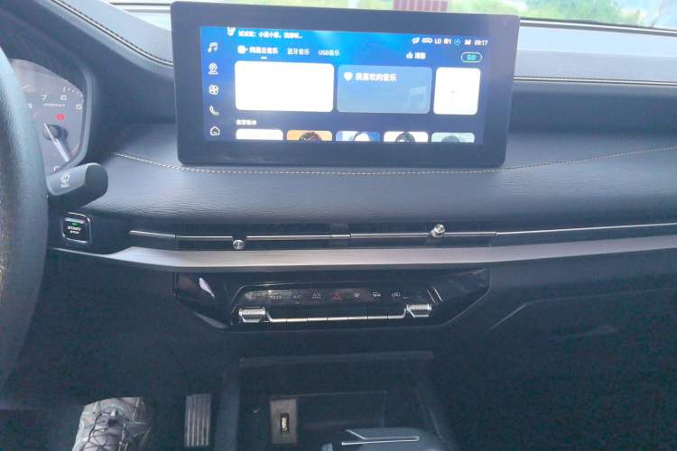 Used Wuling Jiachen 2022 1.5T CVT Smart Luxury Version Audio And AC Panel