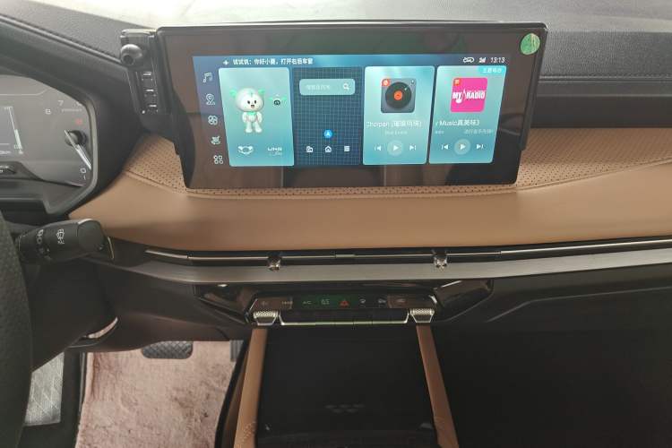 Used Wuling Jiachen 2022 1.5T CVT Deluxe Flagship Edition Audio And AC Panel