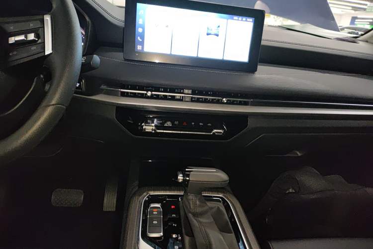 Used Wuling Jiachen 2022 1.5T CVT Smart Luxury Version Audio And AC Panel